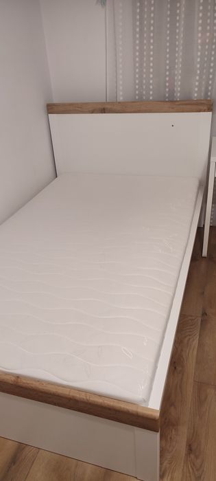 Łóżko 120x200 z materacem i stelażem