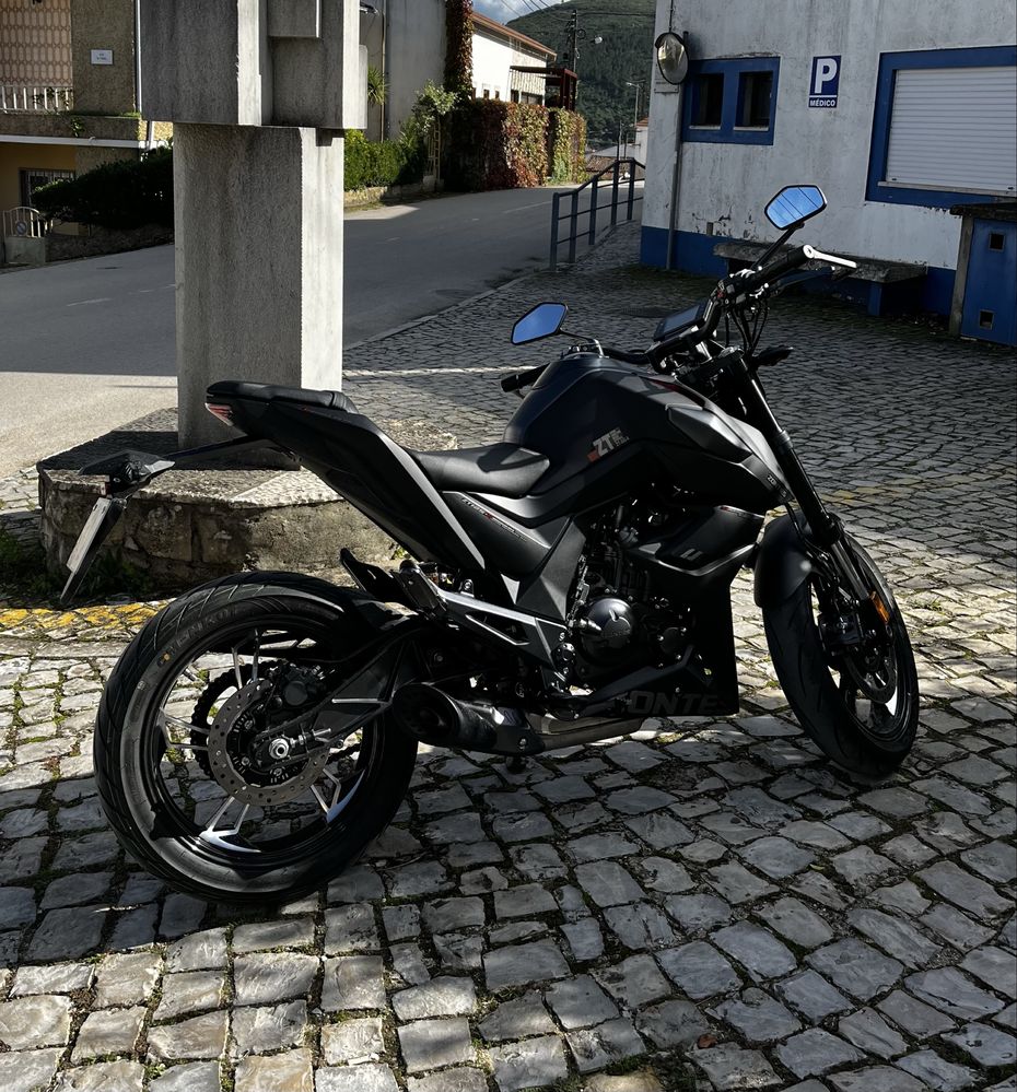 Zontes 125U LCD 8500 km como nova na garantia