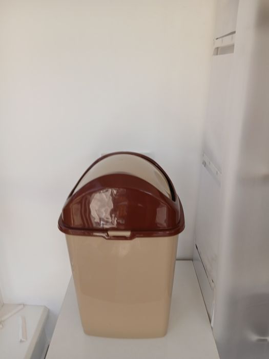 Контейнер для сміття