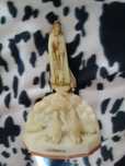 Peça decorativa Nossa senhora de Fátima grande com falta de uma ovelha