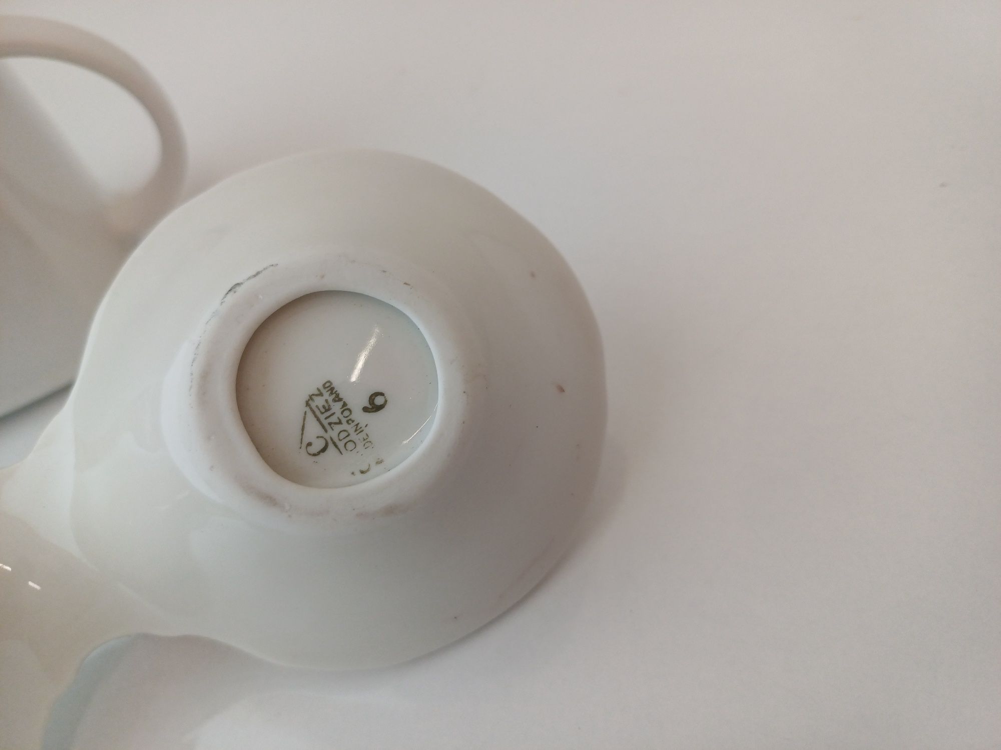 Naczynie pojemnik na przyprawy z porcelany + dzbanek na mleko Chodzież