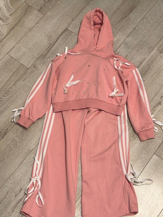 Одяг для дівчинки 140-146