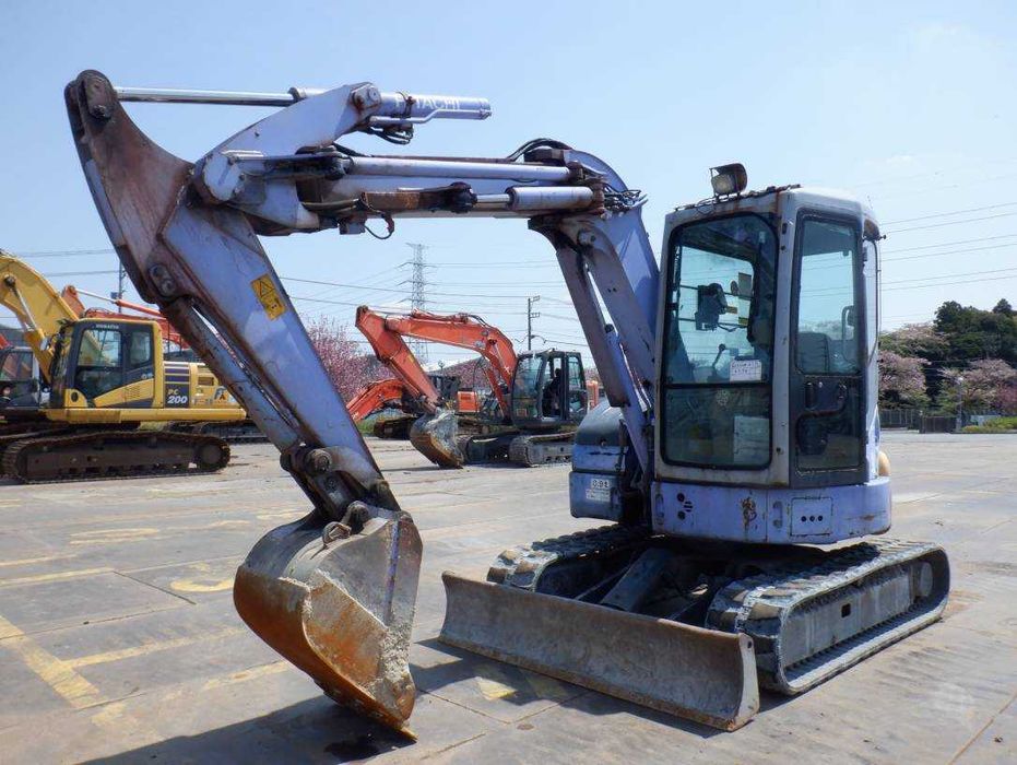 Экскаватор гусеничный Hitachi EX55UR-3