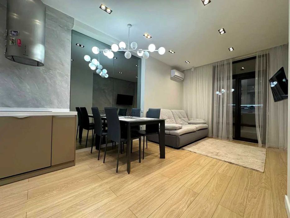 2-кім В. Лобановського пр., 4-Б ЖК Олександрівський Солом'янський р-н