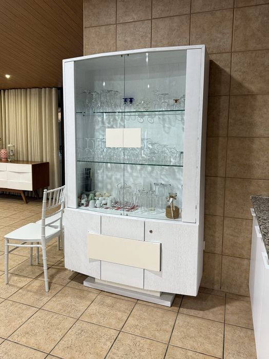 Vitrine em carvalho lacado a branco