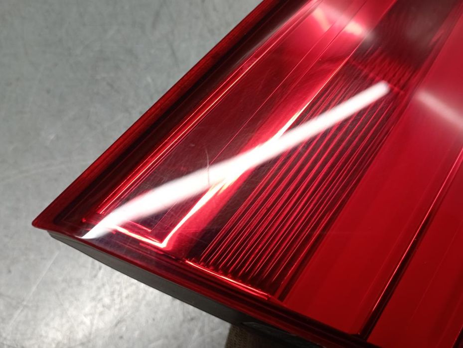 Farolim da mala esquerdo BMW 1 (F20)