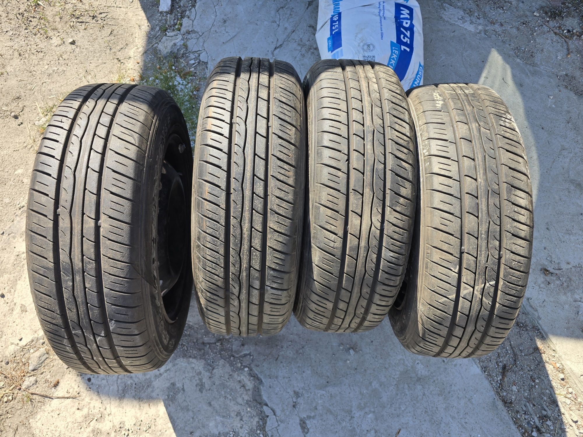 Opony Dunlop z felgami