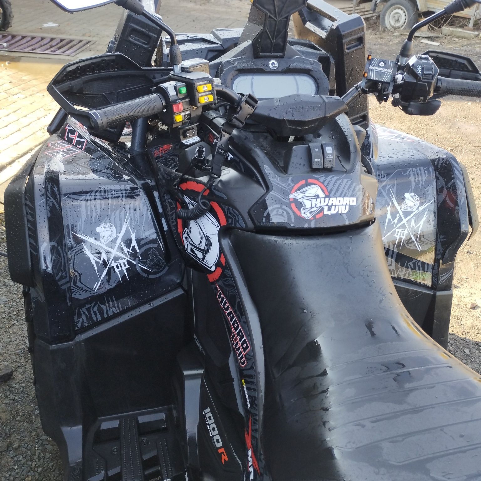 Квадроцикл BRP OUTLENDER XMR 1000