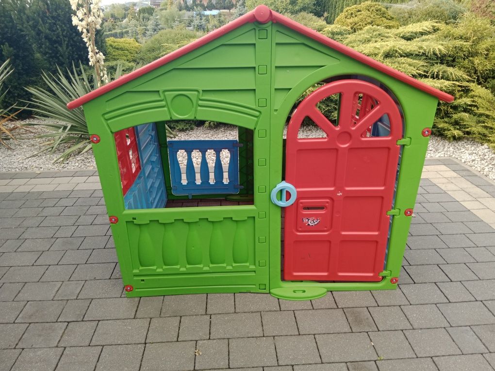 Plastikowy domek ogrodowy