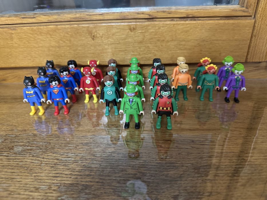 Playmobil kinder кіндер плеймобіль іграшка нова серія DC