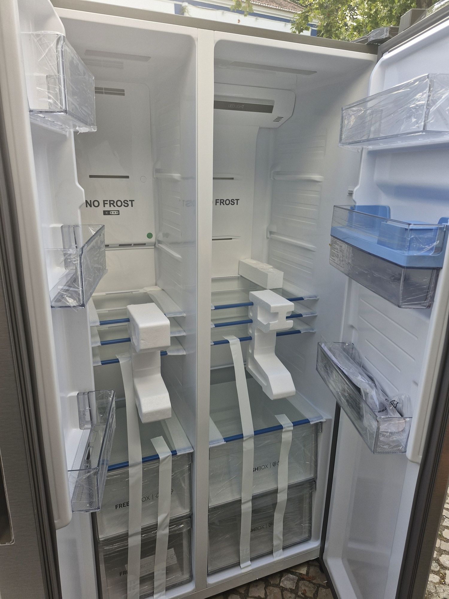 Frigorífico Americano haier com dispensador de agua no frost