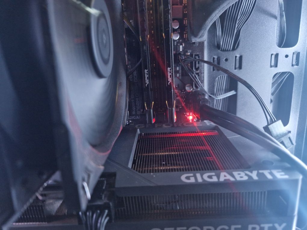 Komputer rtx 4060 ti i5 12400f dysk m2 1tb