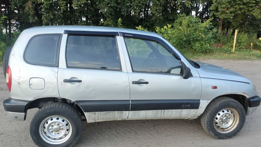 Продам Niva Chevrolet 1.7 2005 года газ/бензин