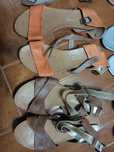 Sandalias em pele