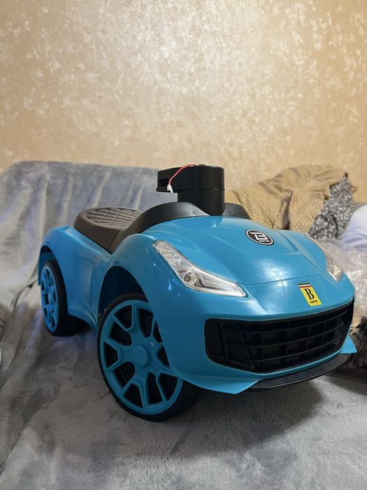 Толокар машинка з батківською ручкою