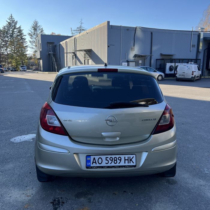 Економне авто Opel Corsa 2007