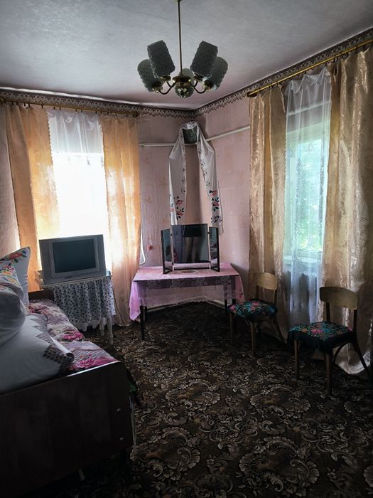 Будинок в селі Мутин