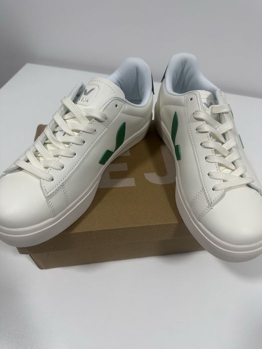 Sapatilhas Veja novas