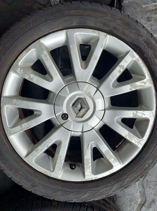 Jantes Renault Clio R16 com pneus 195/50 furação 4x100