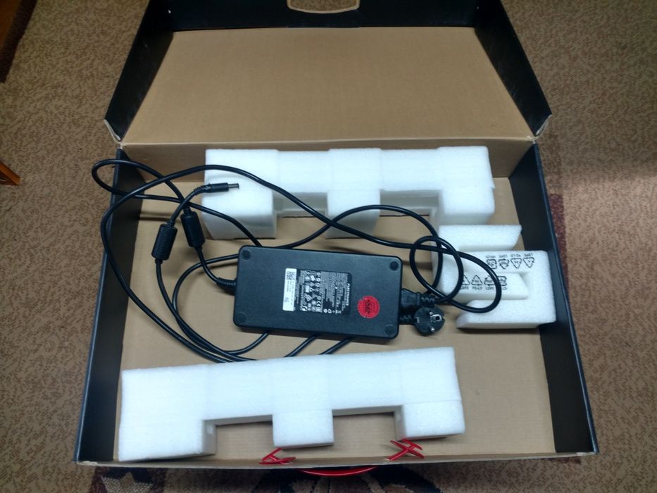 Ігровий ноутбук msi ge73 8re.