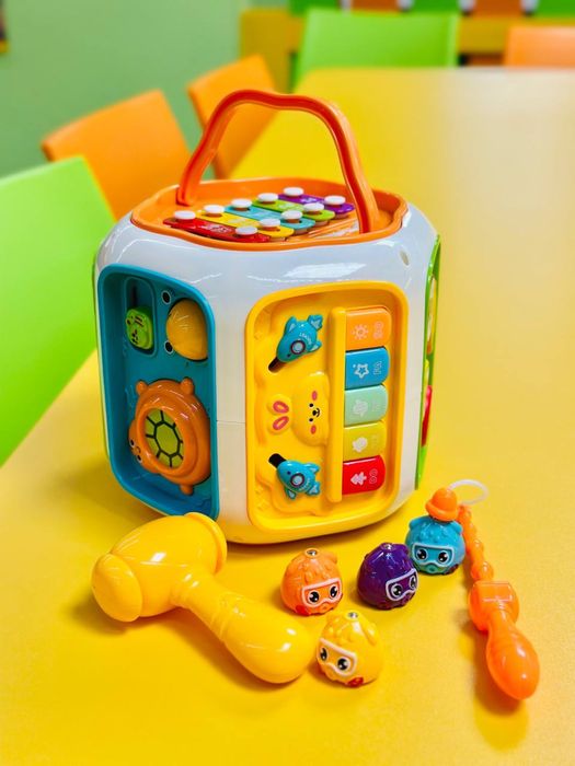 Ігровий центр (укр.мова, пісні, казки, піаніно, ксілофон, сортер)