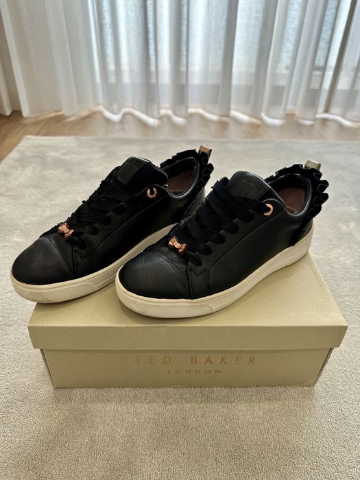 Sapatilhas pretas Ted Baker, tamanho 37 (ótimo estado)