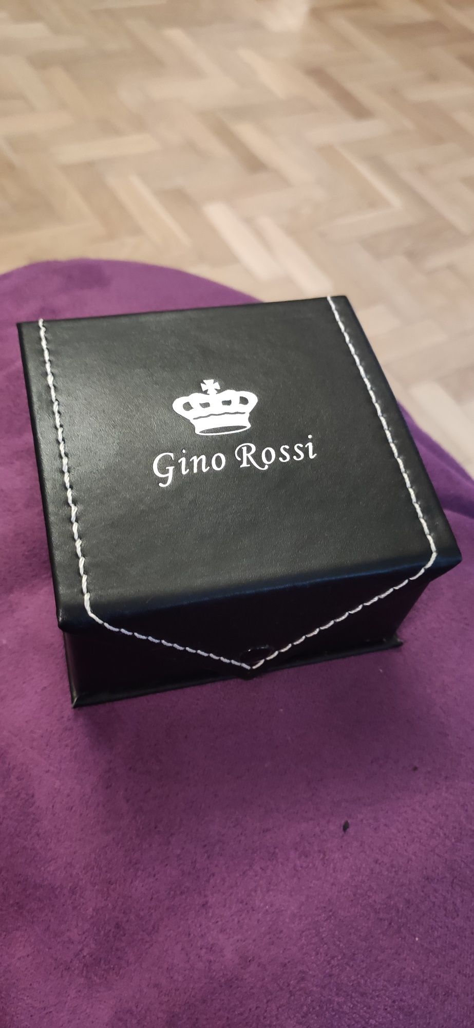 Pudełko ekspozytor na zegarek Gino Rossi