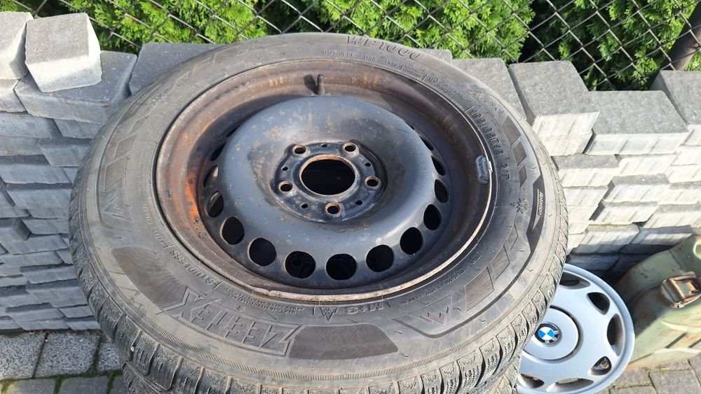 Sprzedam całe koła ,opony zimowe Zeetex 195/65R15