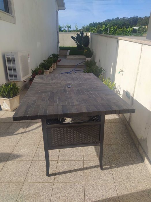 Conjunto mesa e cadeiras jardim