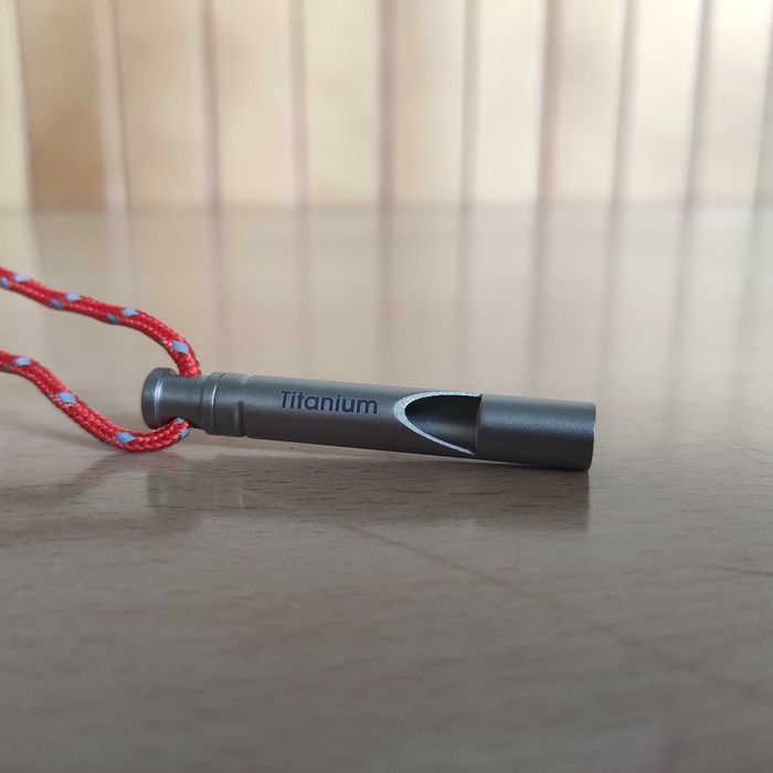 Apito Sobrevivência SOS Titanium Campismo Montanha Caminhada