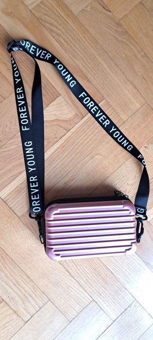 Torebka kuferek dla dziewczynki