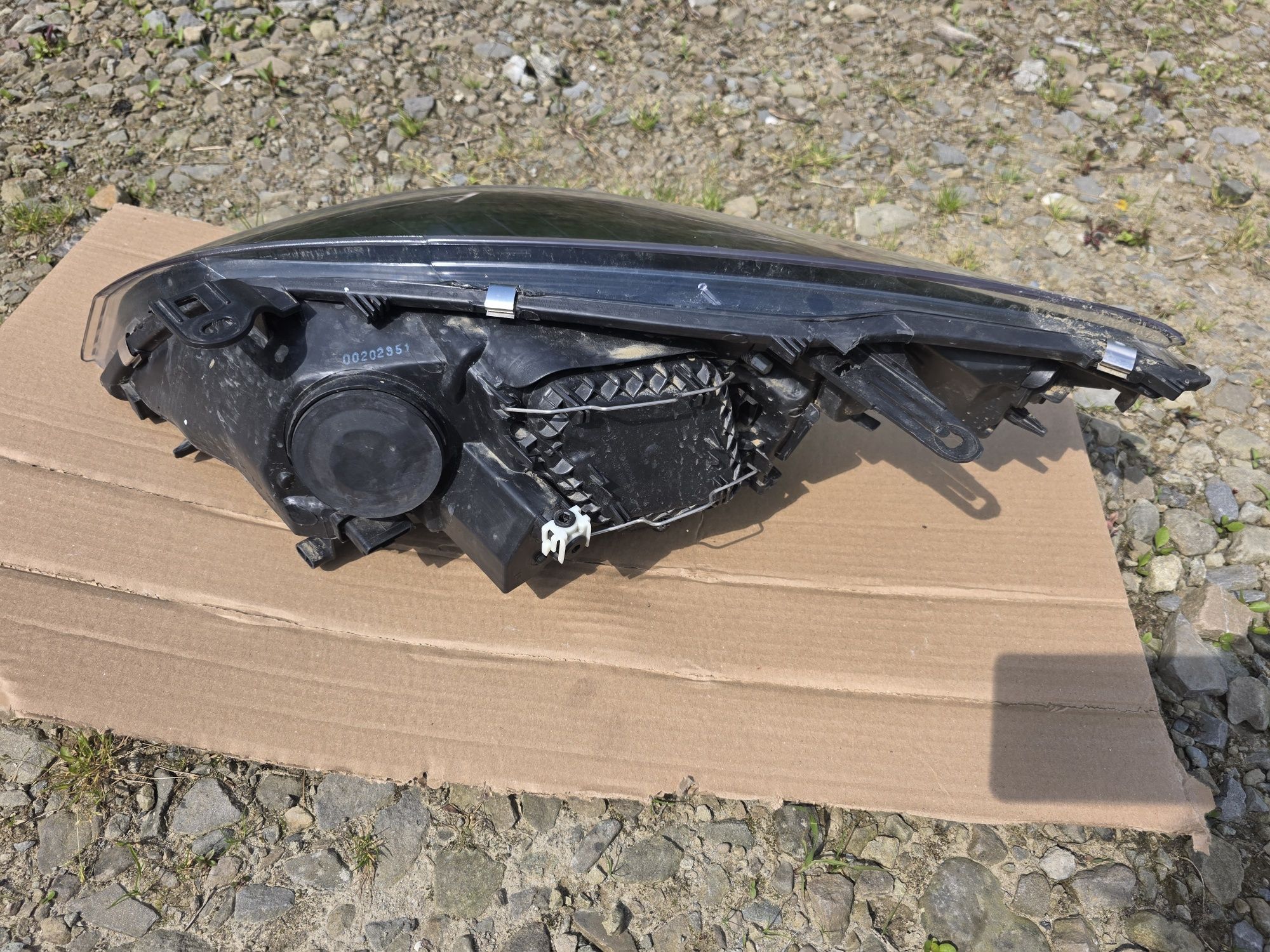 Reflektory | Lampy przednie Renault Megane III hatchback 2012/2013
