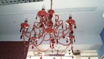 Lustre em vidro vermelho