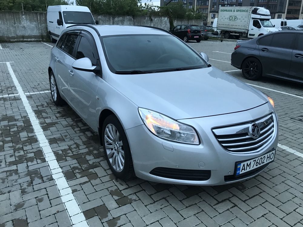 Продам Інсігнію 1.8 бензин