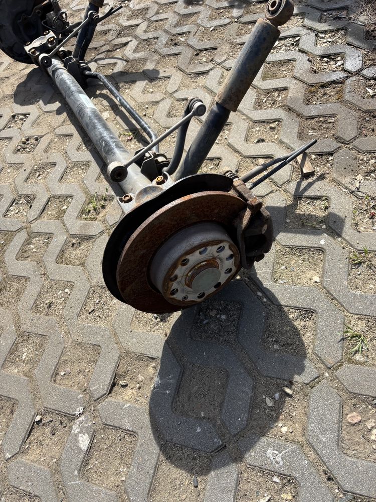 VW Caddy 2k5 long długi oś belka tył