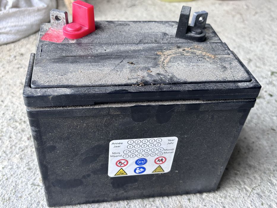 Sprawny akumulator do traktorka kosiarki nevada U1R-280NV 12V 24Ah SLA