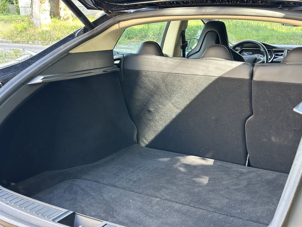 2013 Tesla model S 85 kWh