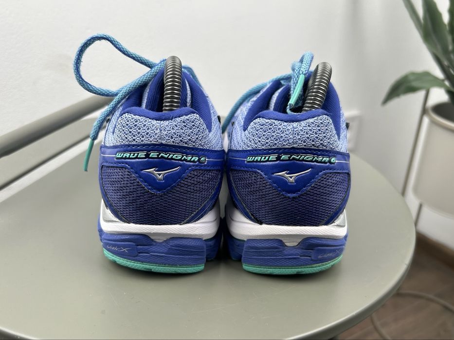 Оригінал! Кросівки Mizuno Wave Enigma 37 розмір MM372