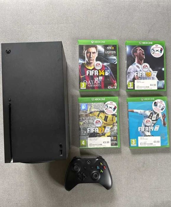 Xbox Series X + Comando e 4 Jogos FIFA