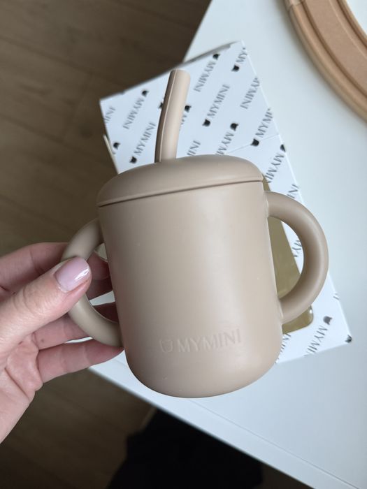 Nowy kubek silikonowy z rurka - butelka bidon kubeczek latte