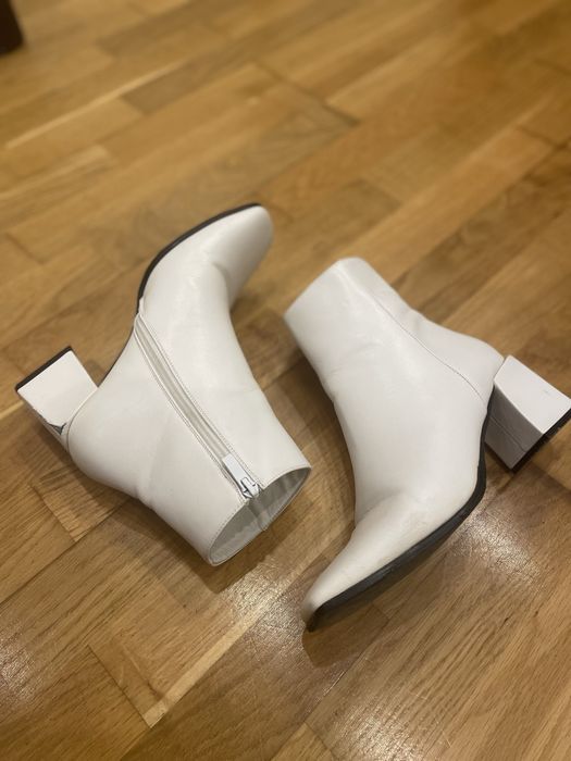 Ботильйони білі стильні