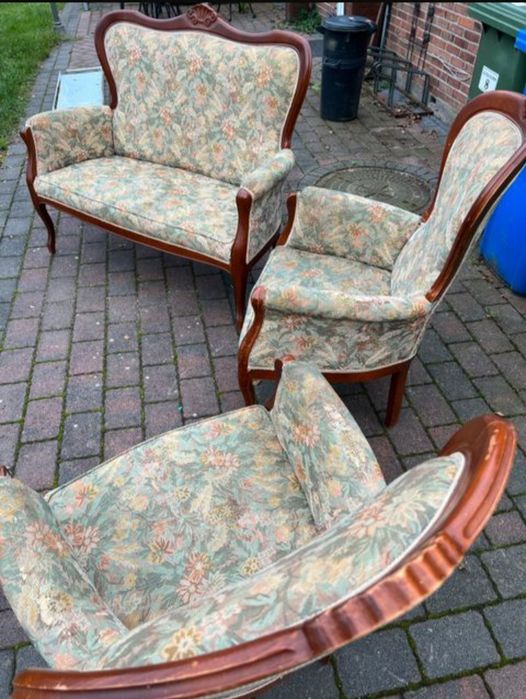 Sofa i dwa fotele