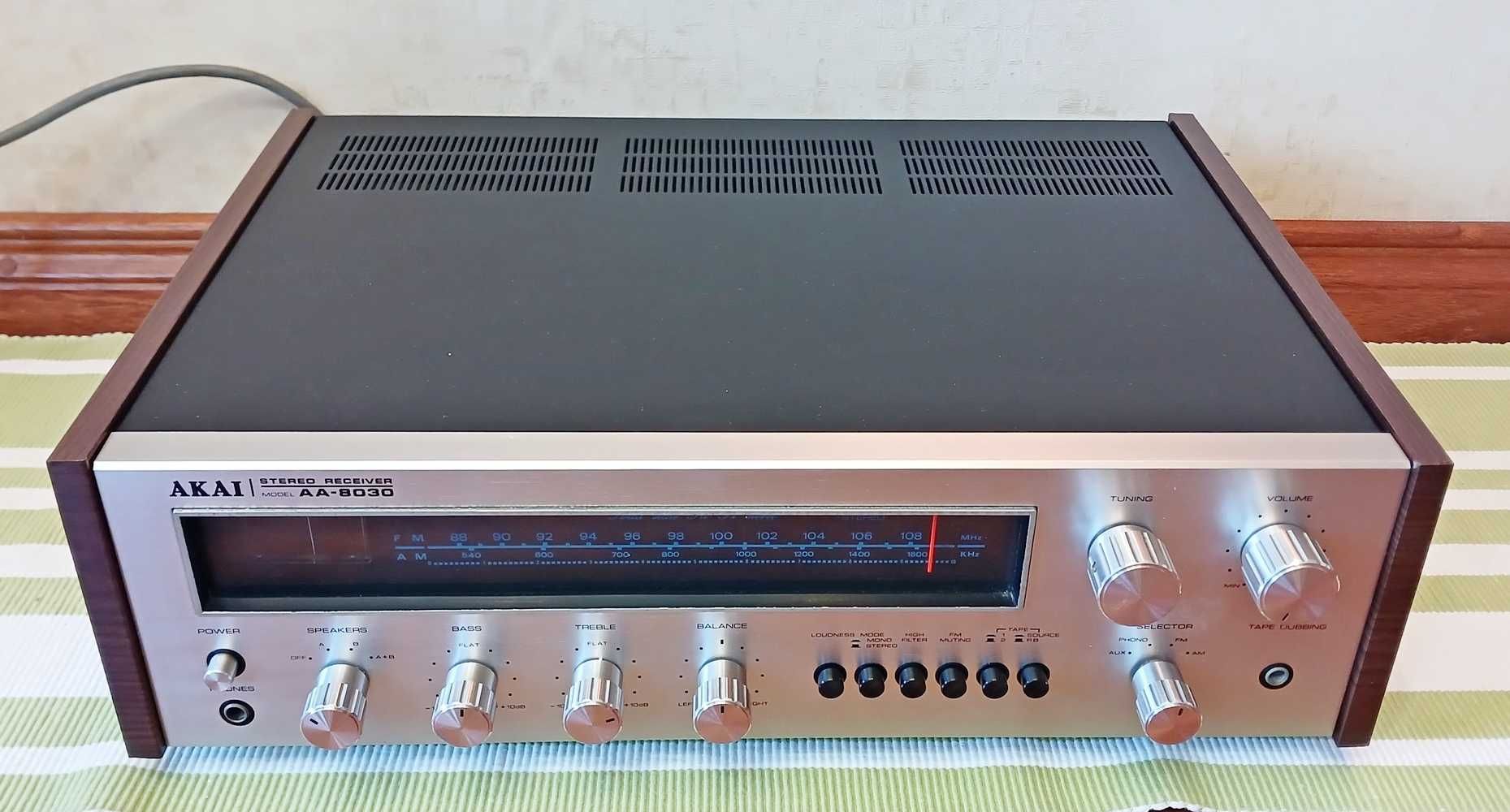 Літня знижка! Стереоресівер Akai AA-8030