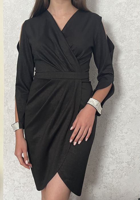 Сукня жіноча чорна
