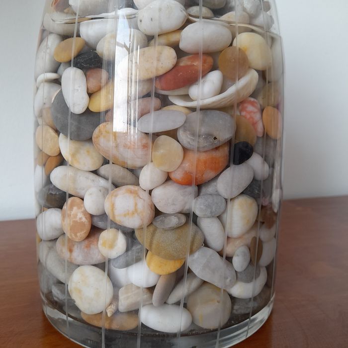 Jarra vidro pedras decorativas