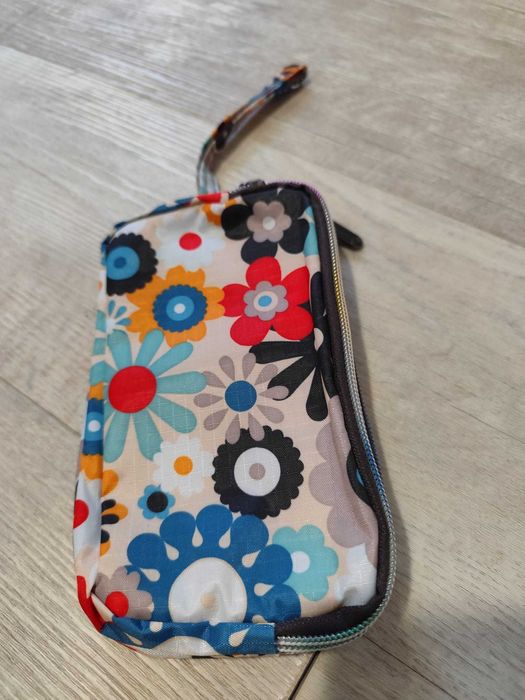 Estojos grandes novos