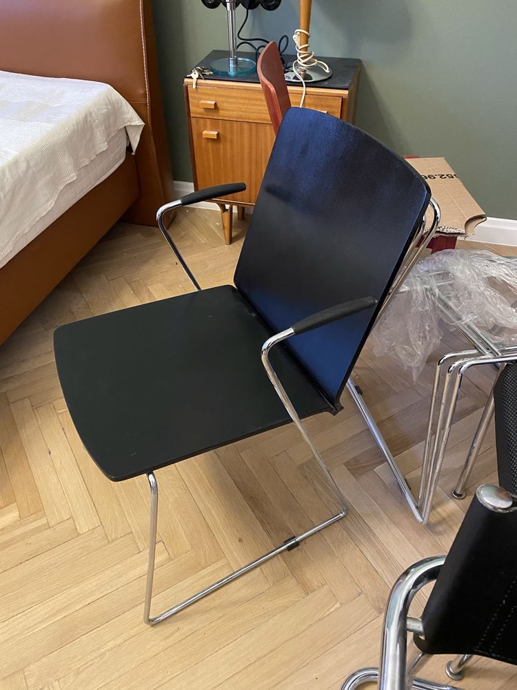 Włoskie krzesła, design, vintage, minimalizm, modernizm