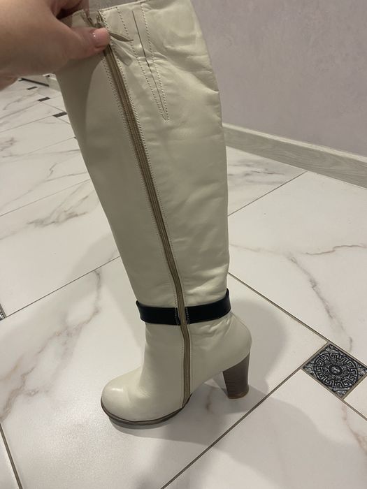 Продаються зимові чоботи