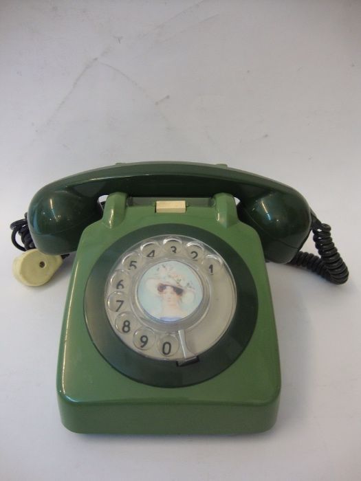 Telefone antigo em baquelite