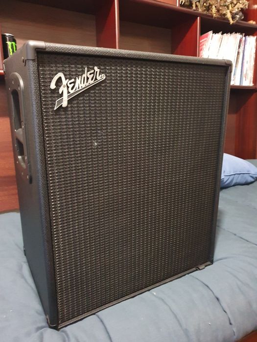 Fender - Rumble 210  coluna para baixo 700 wats linear / 450 wats RMS